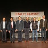 Les signataires du contrat de territoire « Eau et climat » du Rupt de Mad, le 13 décembre à Thiaucourt-Regnéville. © AERMN/Leblanc 