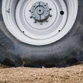 La série est le deuxième nombre à apparaitre sur la référence du pneu. CP :  Bridgestone
