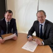 Arnaud Le Grom De Maret, Directeur général du Groupe EMC2, et Christophe Sussat, président de Valtris France. Crédit : EMC2