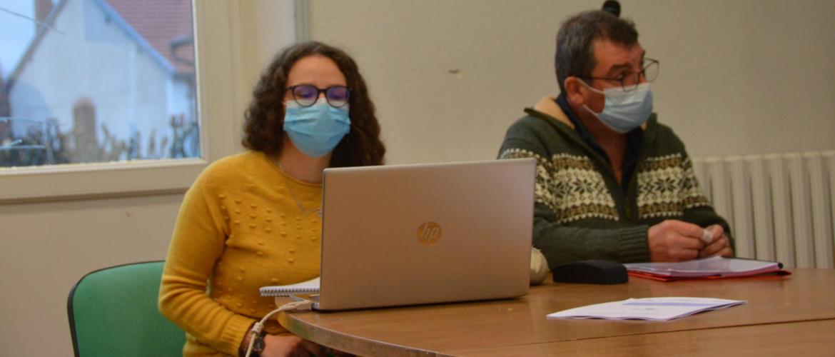 Aimée Lutz (CRAGE) et Jean-Marc Liénard (Vignerons de Lorraine) ont rappelé les étapes vers la reconnaissance de l’IGP « Lorraine ». Photo : H.Flamant Aimée Lutz (CRAGE) et Jean-Marc Liénard (Vignerons de Lorraine) ont rappelé les étapes vers la reconnaissance de l’IGP « Lorraine ». Photo : H.Flamant