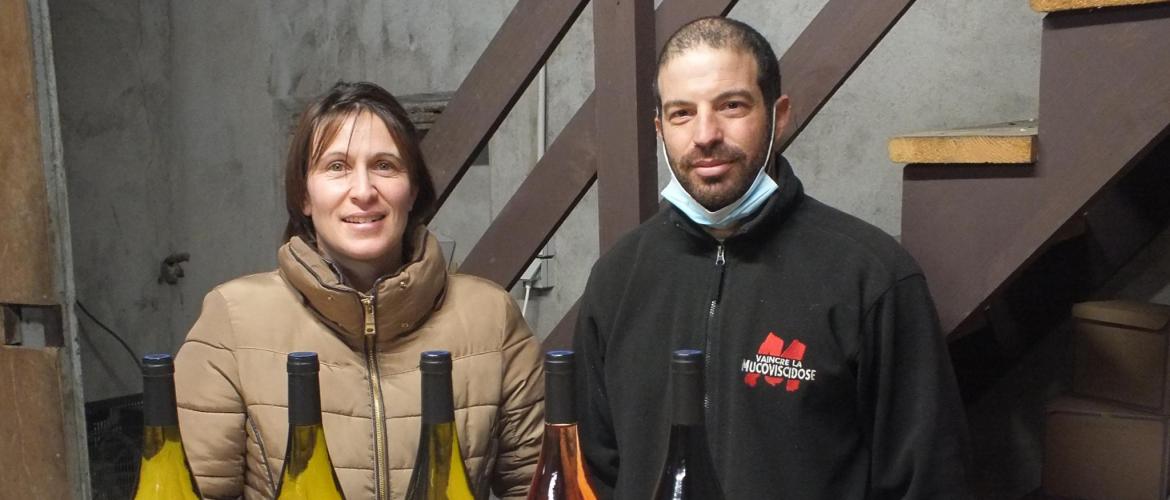 Ishaï et Lydie Doitch présentent les vins de leur première vendange, réalisée en 2020. Photo : A. H. Ishaï et Lydie Doitch présentent les vins de leur première vendange, réalisée en 2020. Photo : A. H.