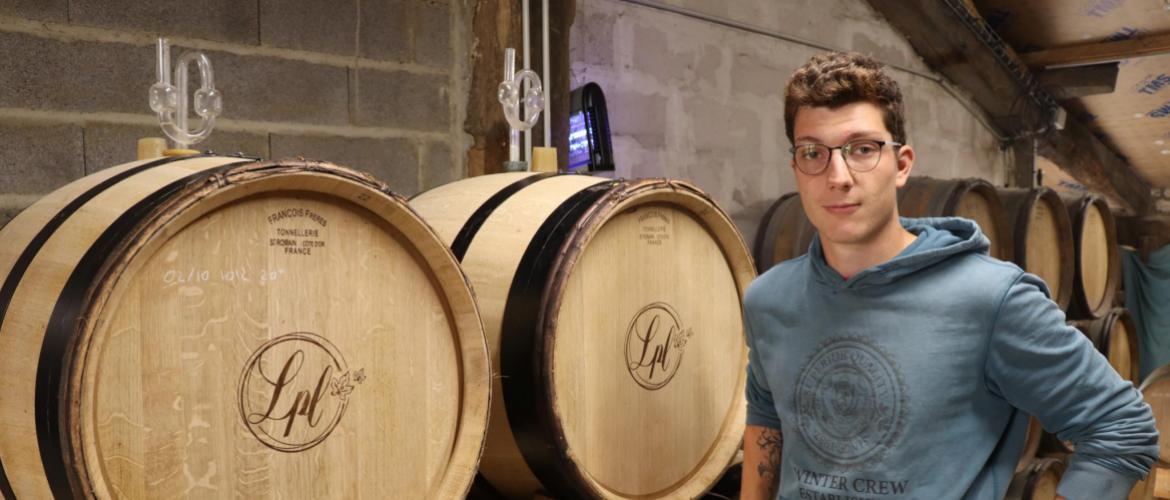 «Le vin est plus complexe, plus gastronomique et plus boisé» lorsqu’il est élevé en fût de chêne, explique Léo-Paul Liénard. Photo : A. J.