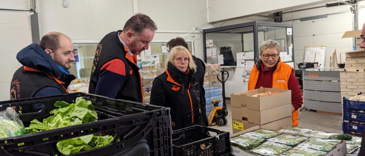 Les ambassadeurs Solaal ont visité la Banque alimentaire de Vandoeuvre-lès-Nancy, qui compte une plateforme logistique de 2300 m². Photo : A.Legendre Les ambassadeurs Solaal ont visité la Banque alimentaire de Vandoeuvre-lès-Nancy, qui compte une plateforme logistique de 2300 m². Photo : A.Legendre